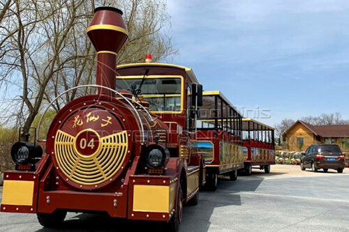 Enclosed-carriage vintage park train